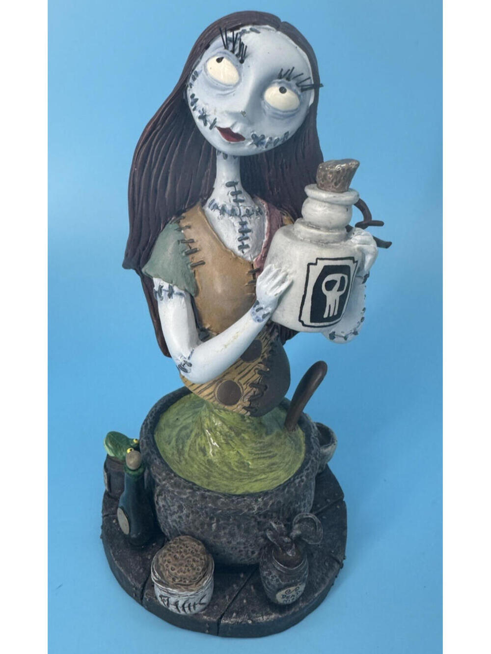 Disney Showcase Limited  2480/3000 The Nightmare Before Christmas  Sally